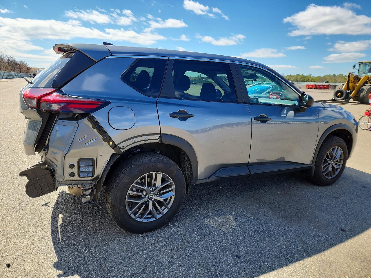 2025 Nissan Rogue S - zdjęcie 3