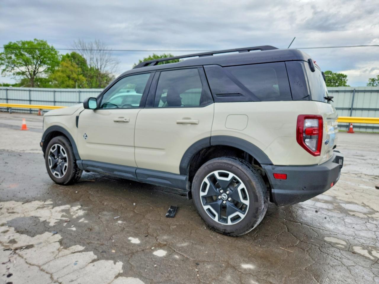 2024 Ford Bronco Sport Outer Banks - zdjęcie 2