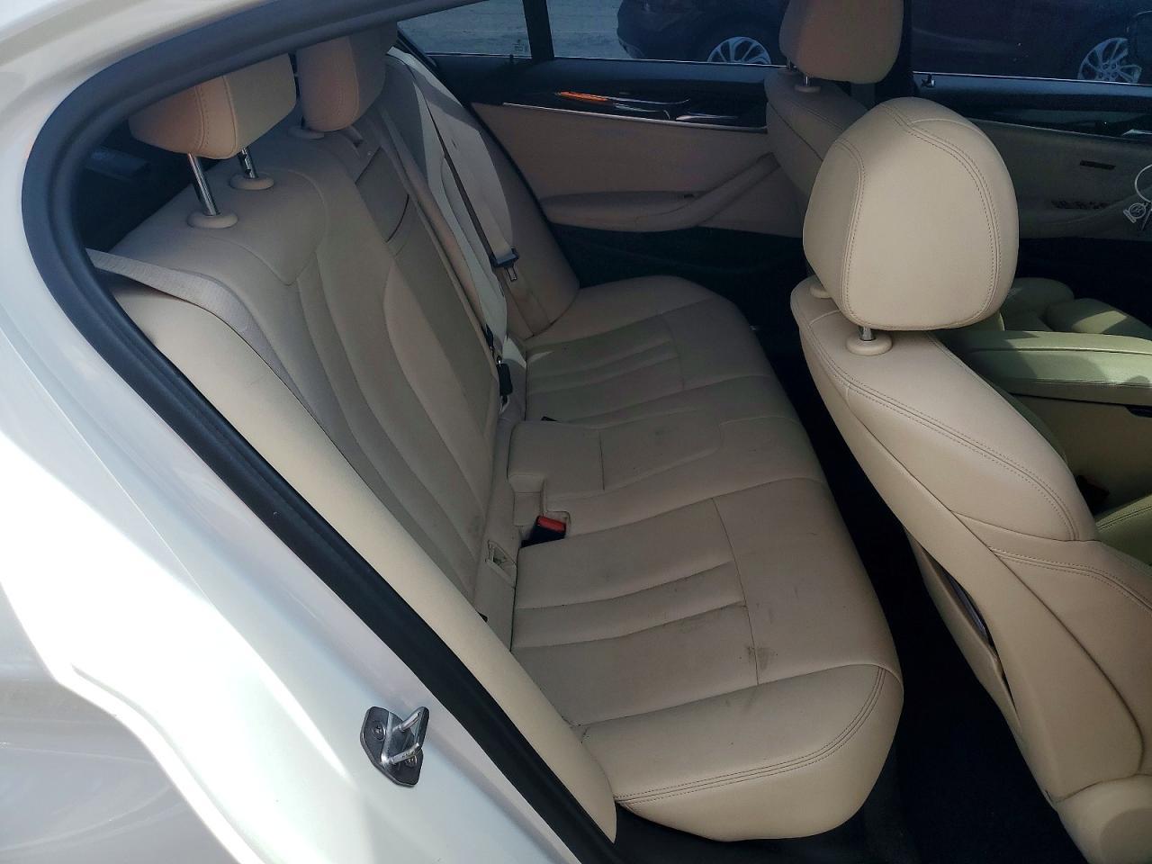2018 BMW 530 I - zdjęcie 10