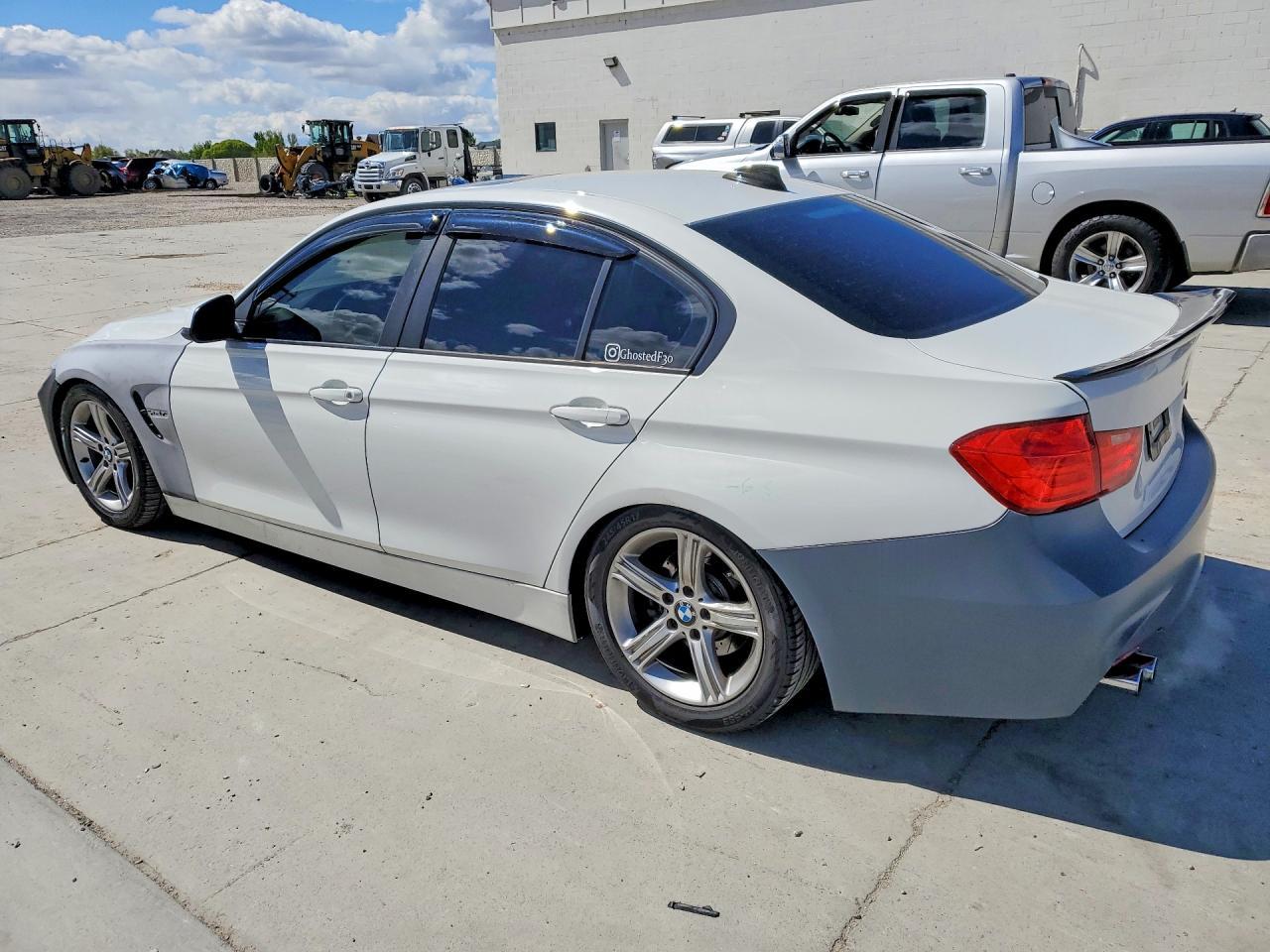 2013 BMW 328 I - zdjęcie 2