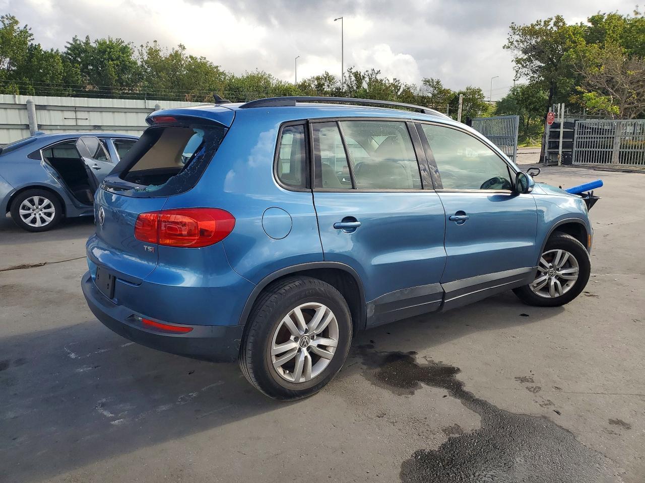 2017 Volkswagen Tiguan S - zdjęcie 3