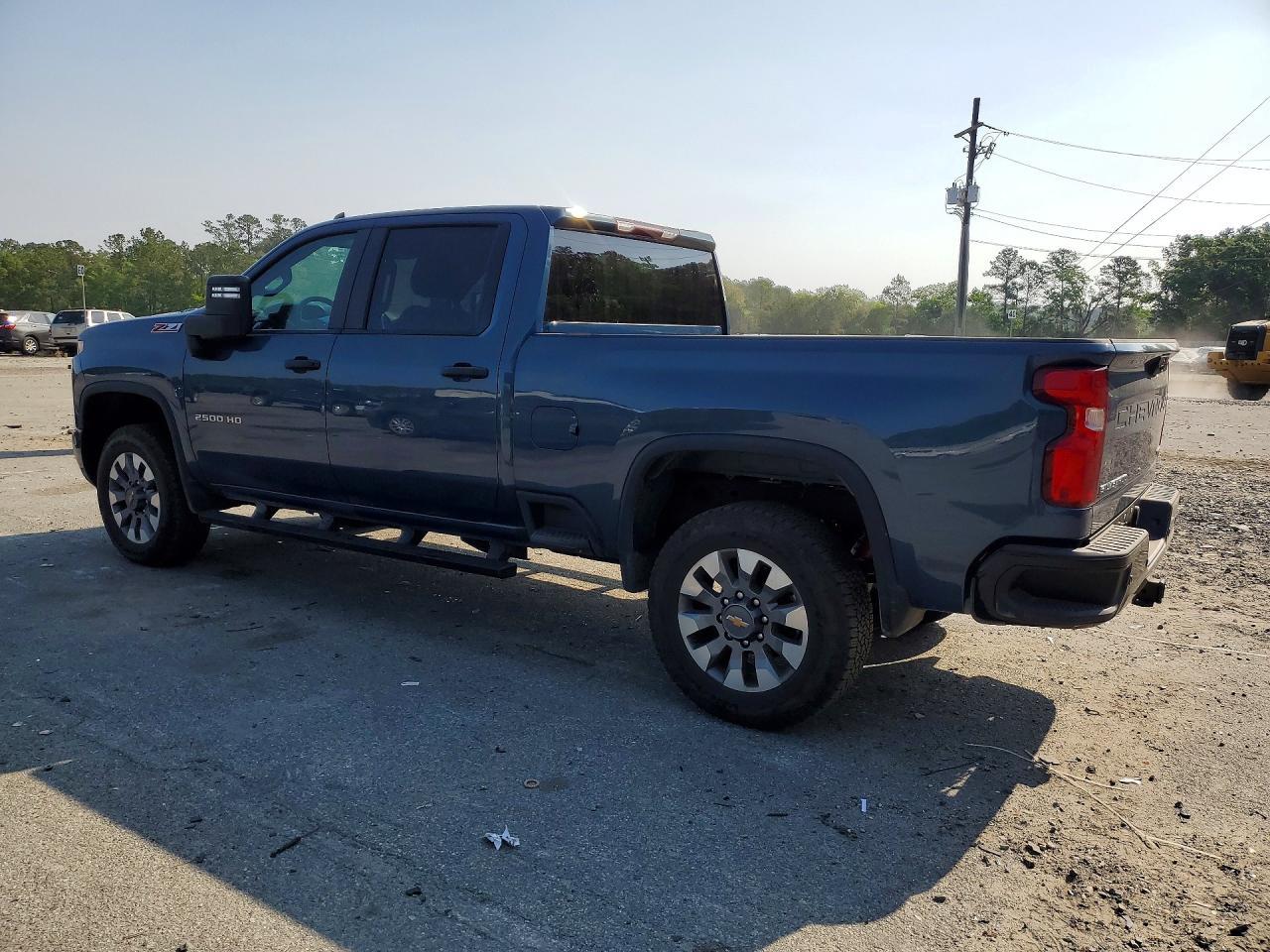 2025 Chevrolet Silverado K2500 Custom - zdjęcie 2