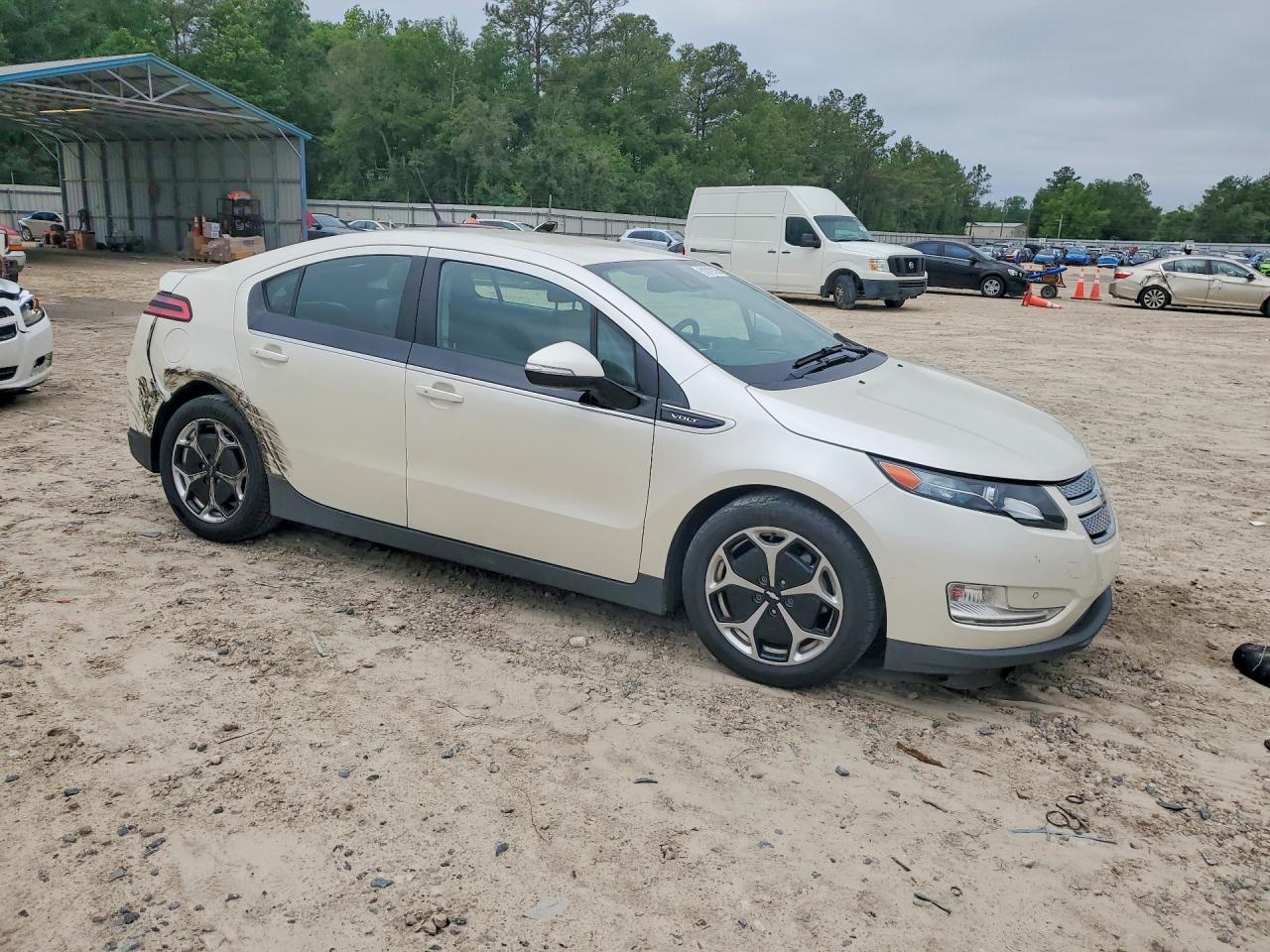 2014 Chevrolet Volt - zdjęcie 4