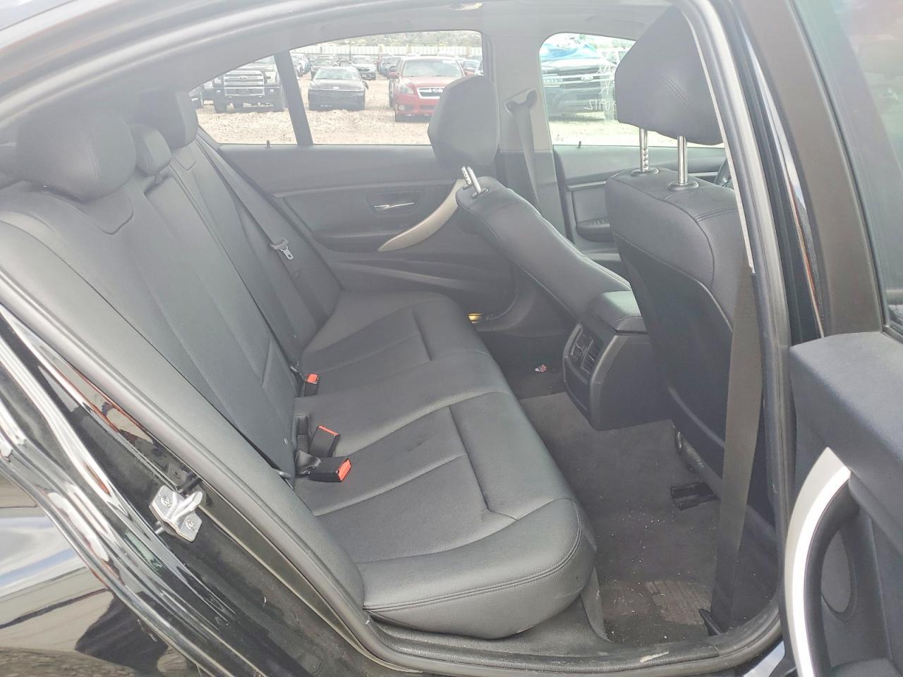 2014 BMW 320 I xDrive - zdjęcie 10