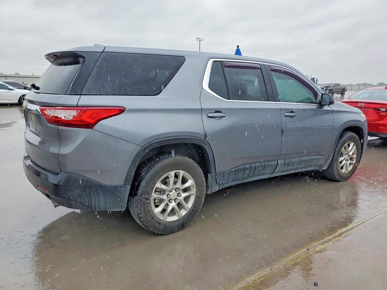 2020 Chevrolet Traverse Ls - zdjęcie 3