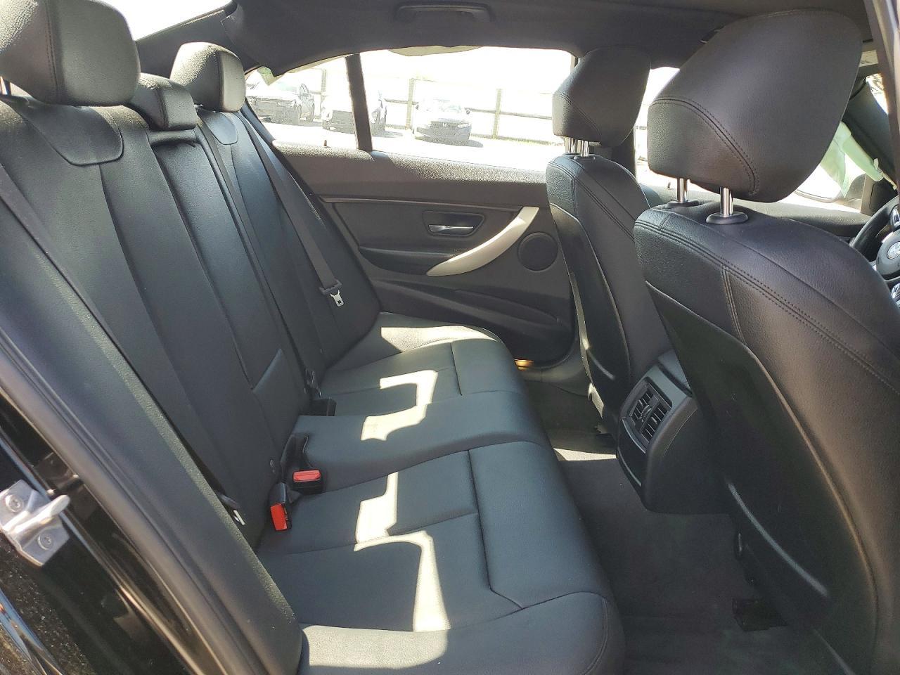 2015 BMW 320 I - zdjęcie 10