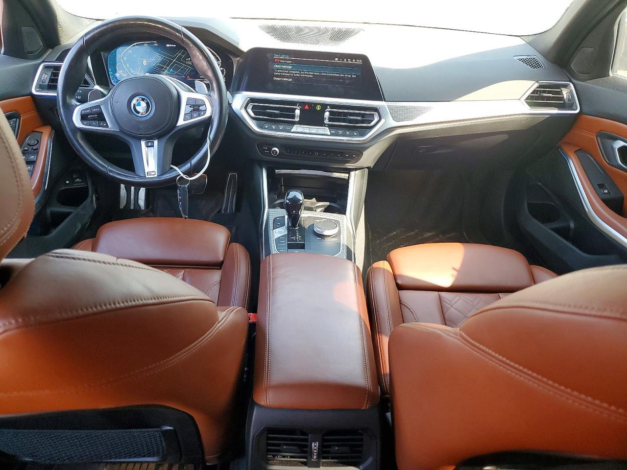 2022 BMW 330Xe - zdjęcie 8