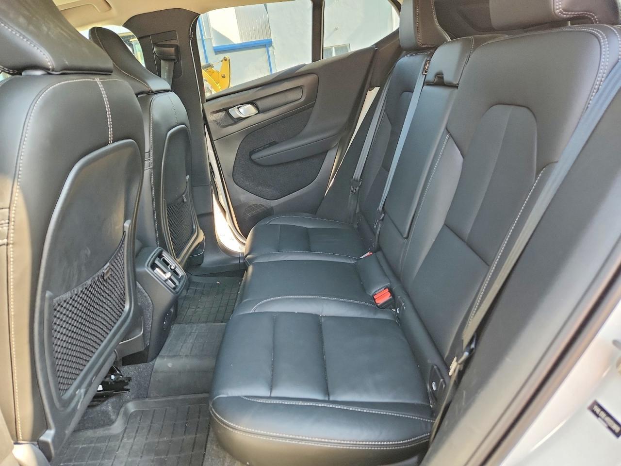 2024 Volvo Xc40 Plus - zdjęcie 11