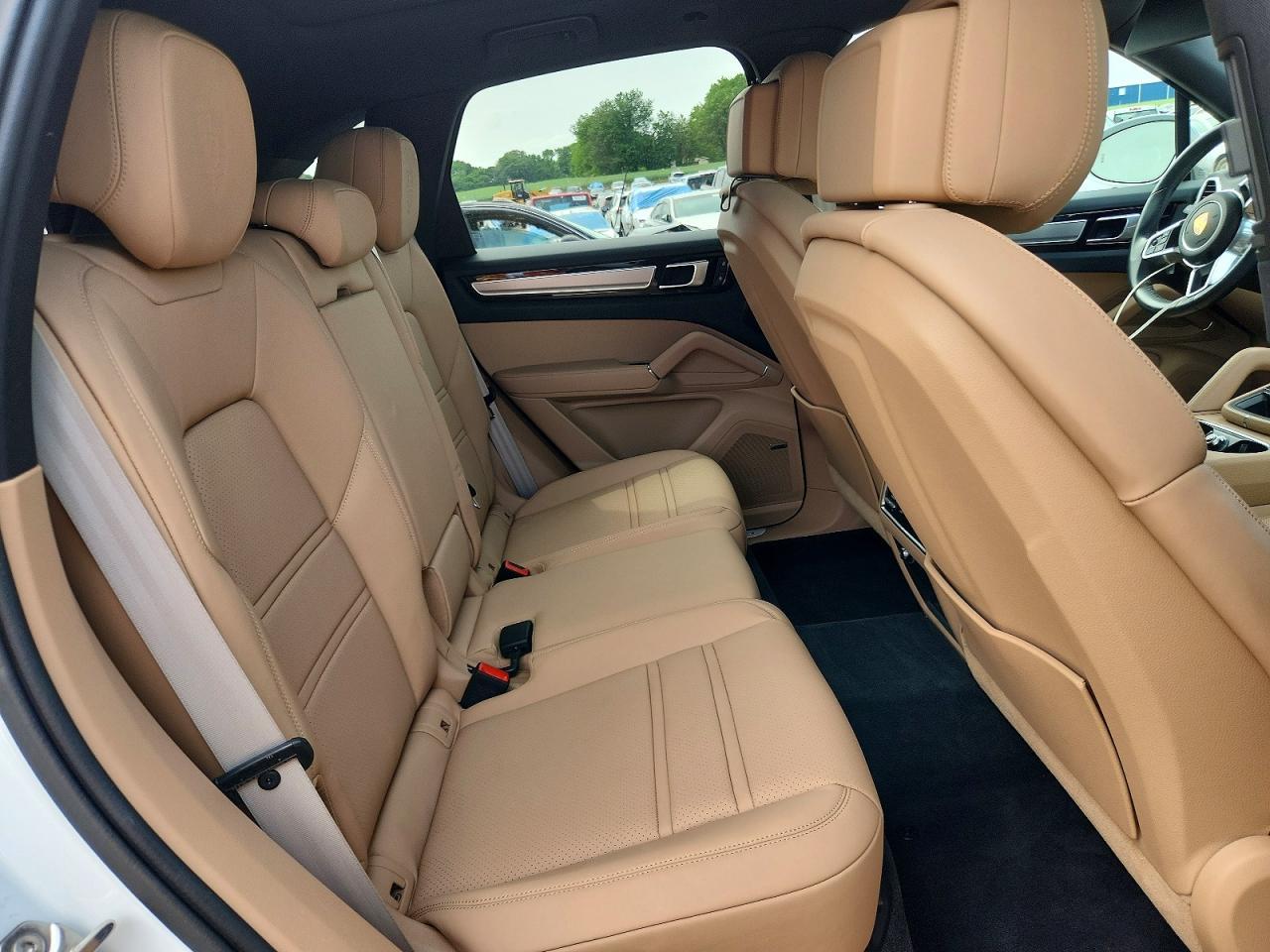 2022 Porsche Cayenne - zdjęcie 11