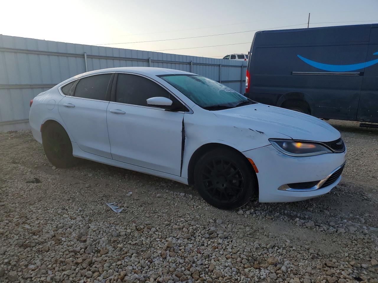 2015 Chrysler 200 Limited - zdjęcie 4