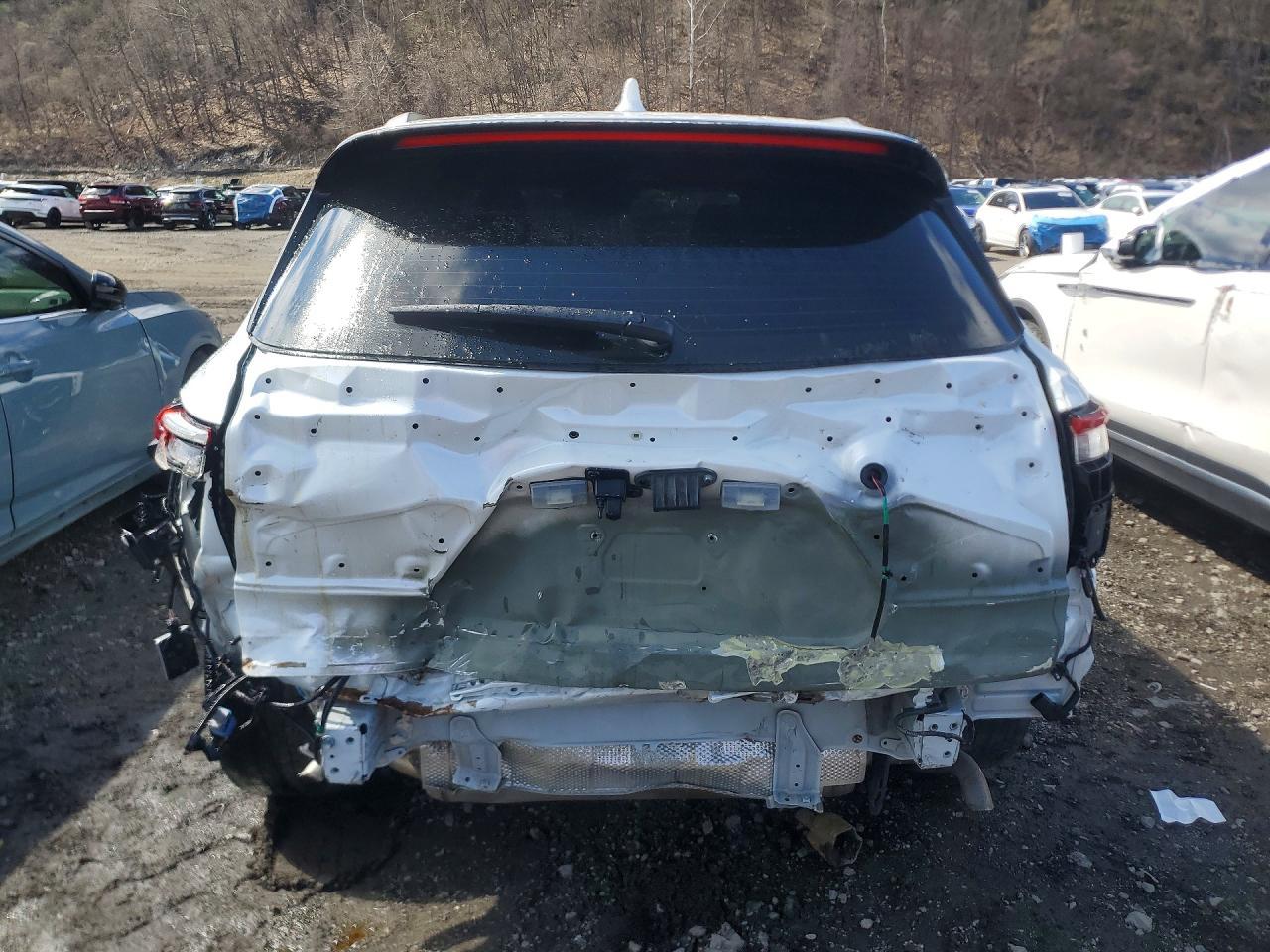 2025 Toyota Crown Signia Limited - zdjęcie 6