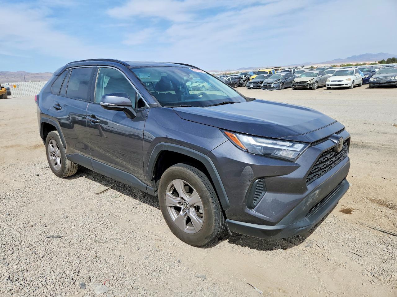 2022 Toyota Rav4 Xle - zdjęcie 4