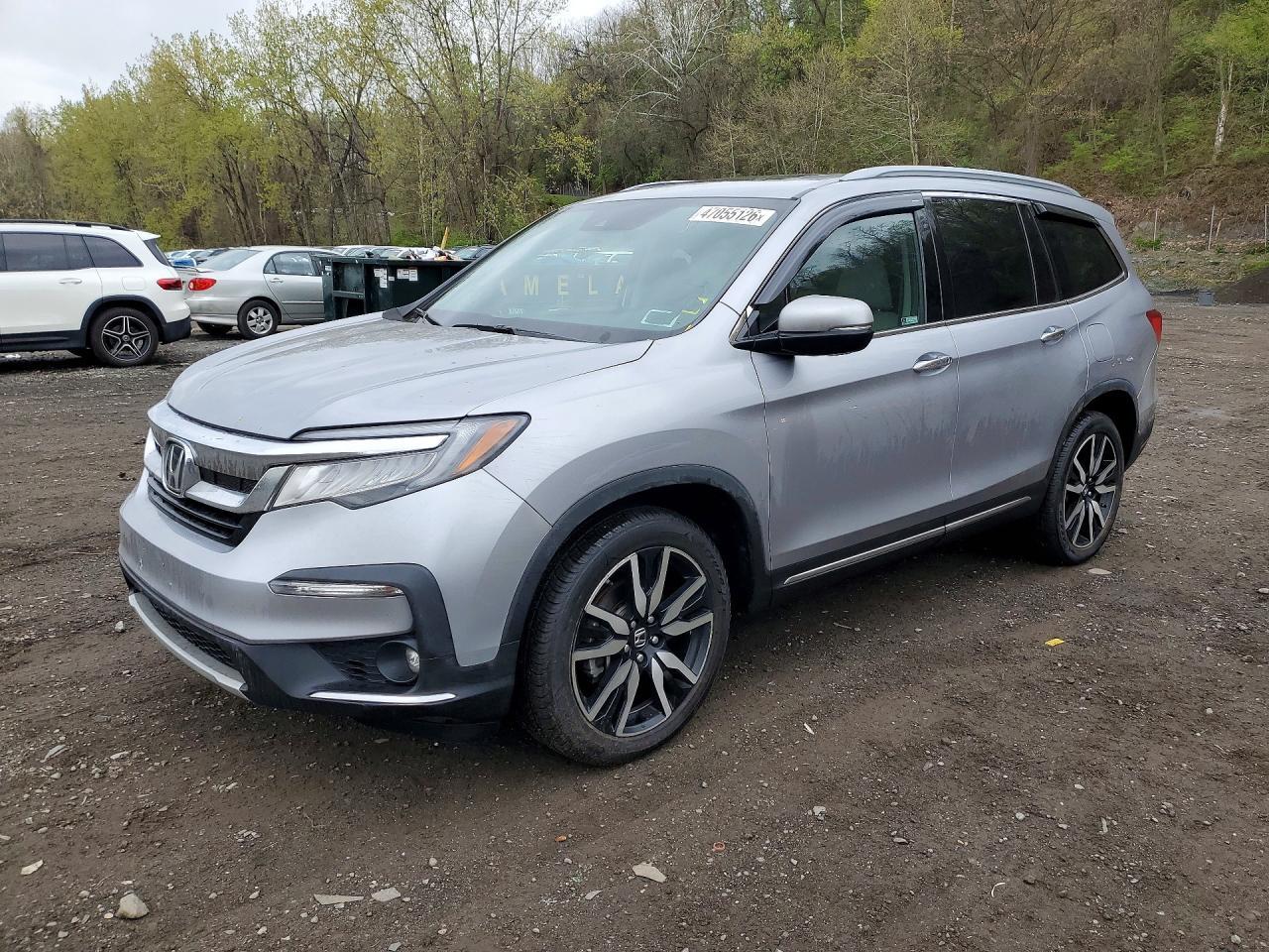 2022 Honda Pilot Touring - zdjęcie główne
