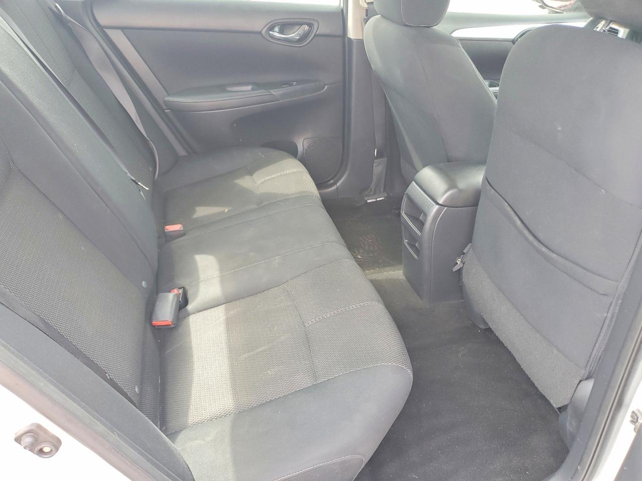 2017 Nissan Sentra S - zdjęcie 10