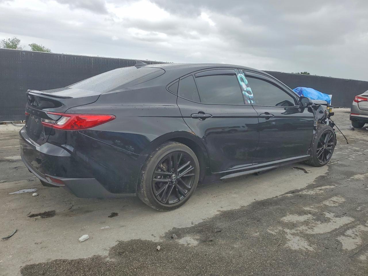 2025 Toyota Camry Se - zdjęcie 3