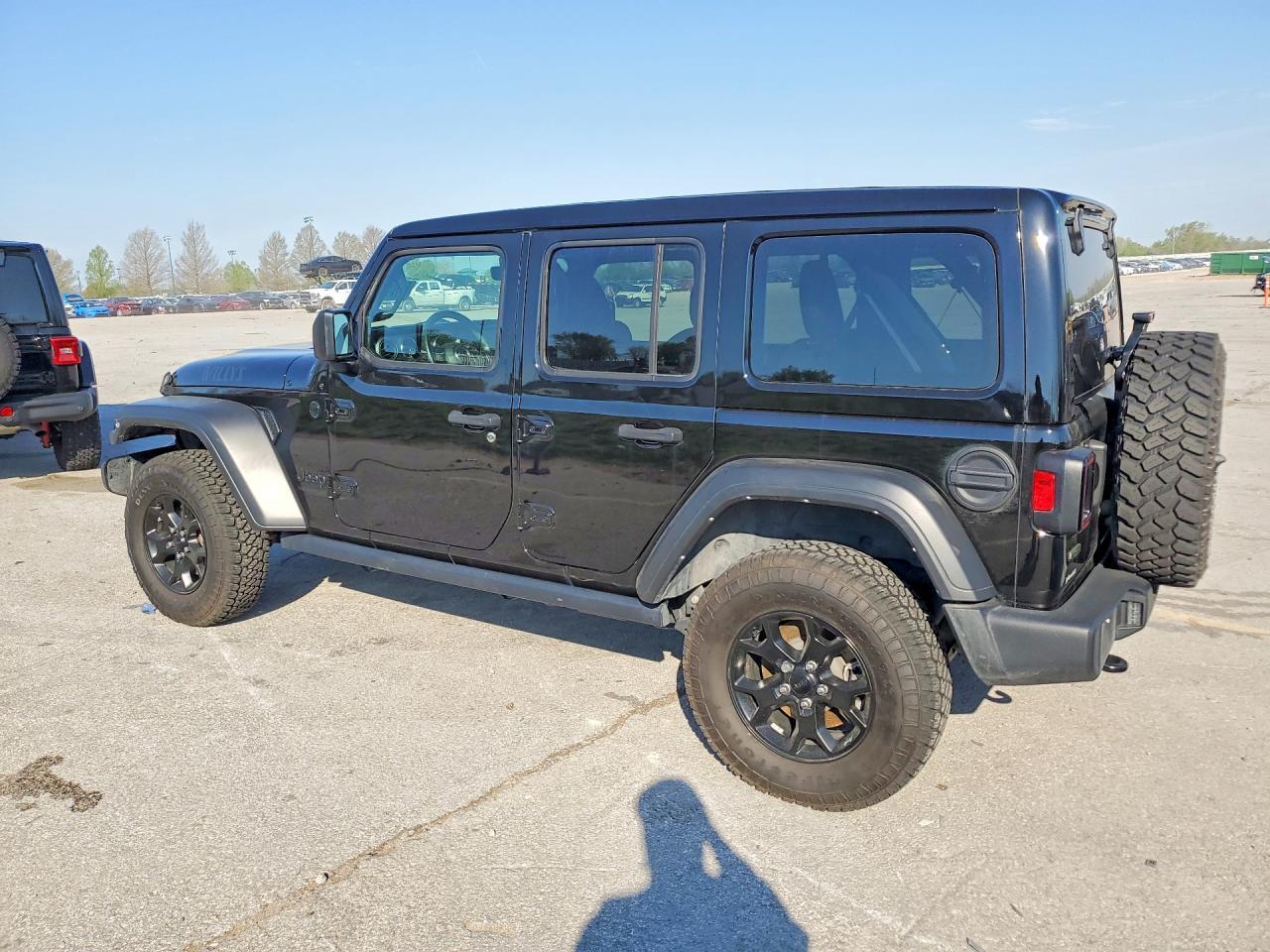 2022 Jeep Wrangler Unlimited Sport - zdjęcie 2