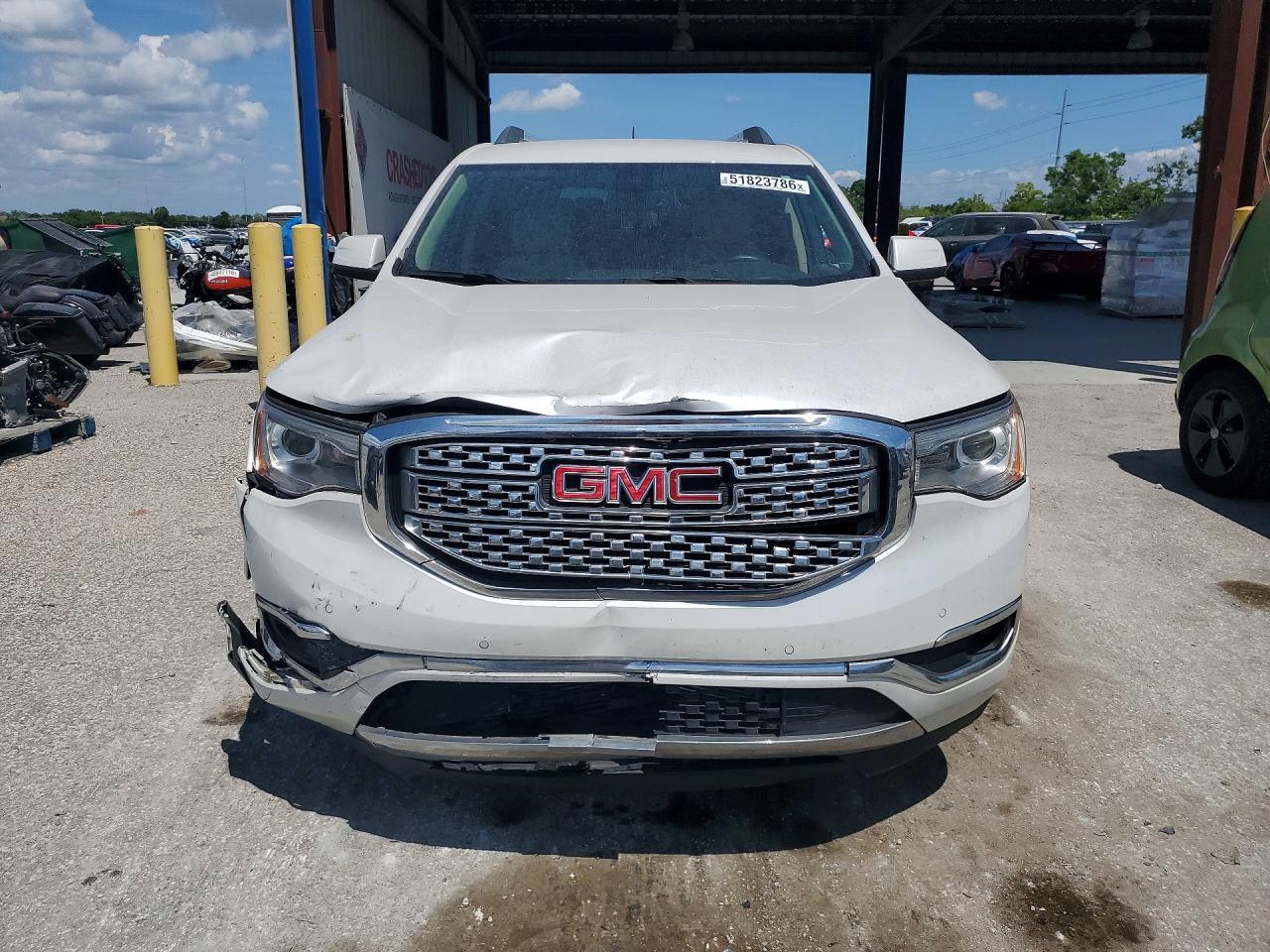 2017 GMC Acadia Denali - zdjęcie 5
