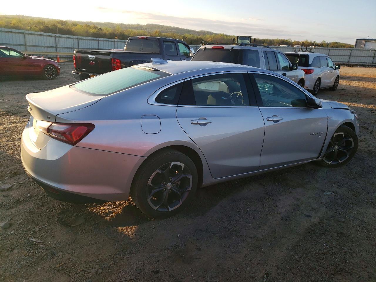 2022 Chevrolet Malibu Lt - zdjęcie 3