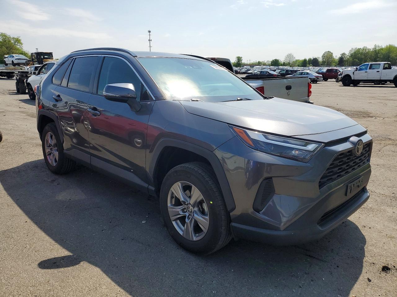 2022 Toyota Rav4 Xle - zdjęcie 4