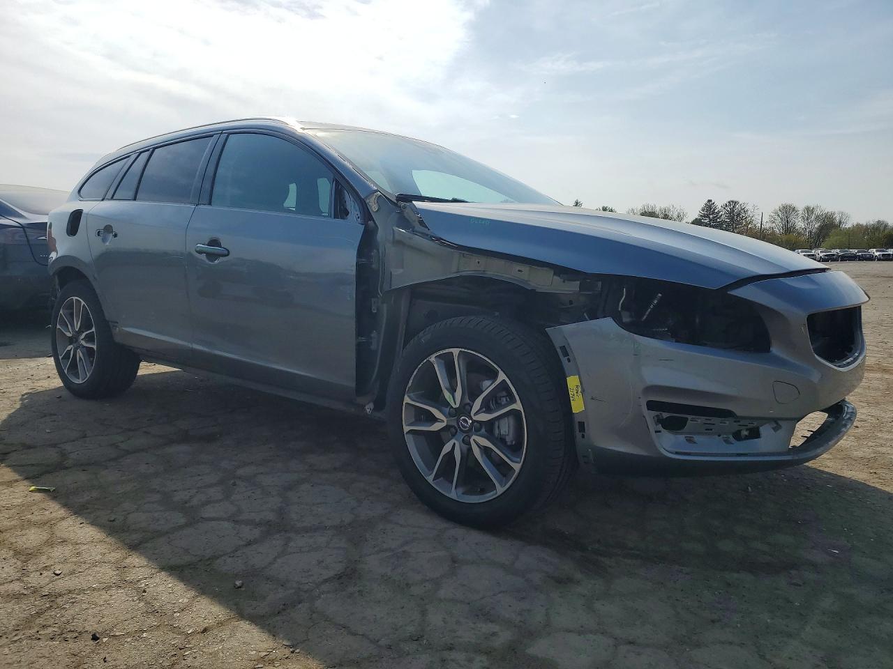 2017 Volvo V60 Cross Country Premier - zdjęcie 4
