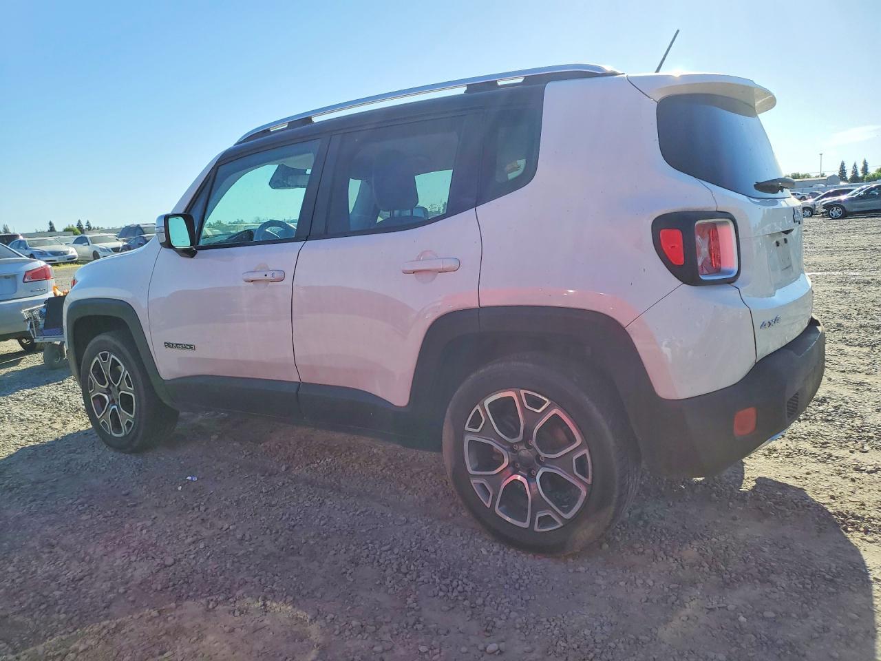 2015 Jeep Renegade Limited - zdjęcie 2