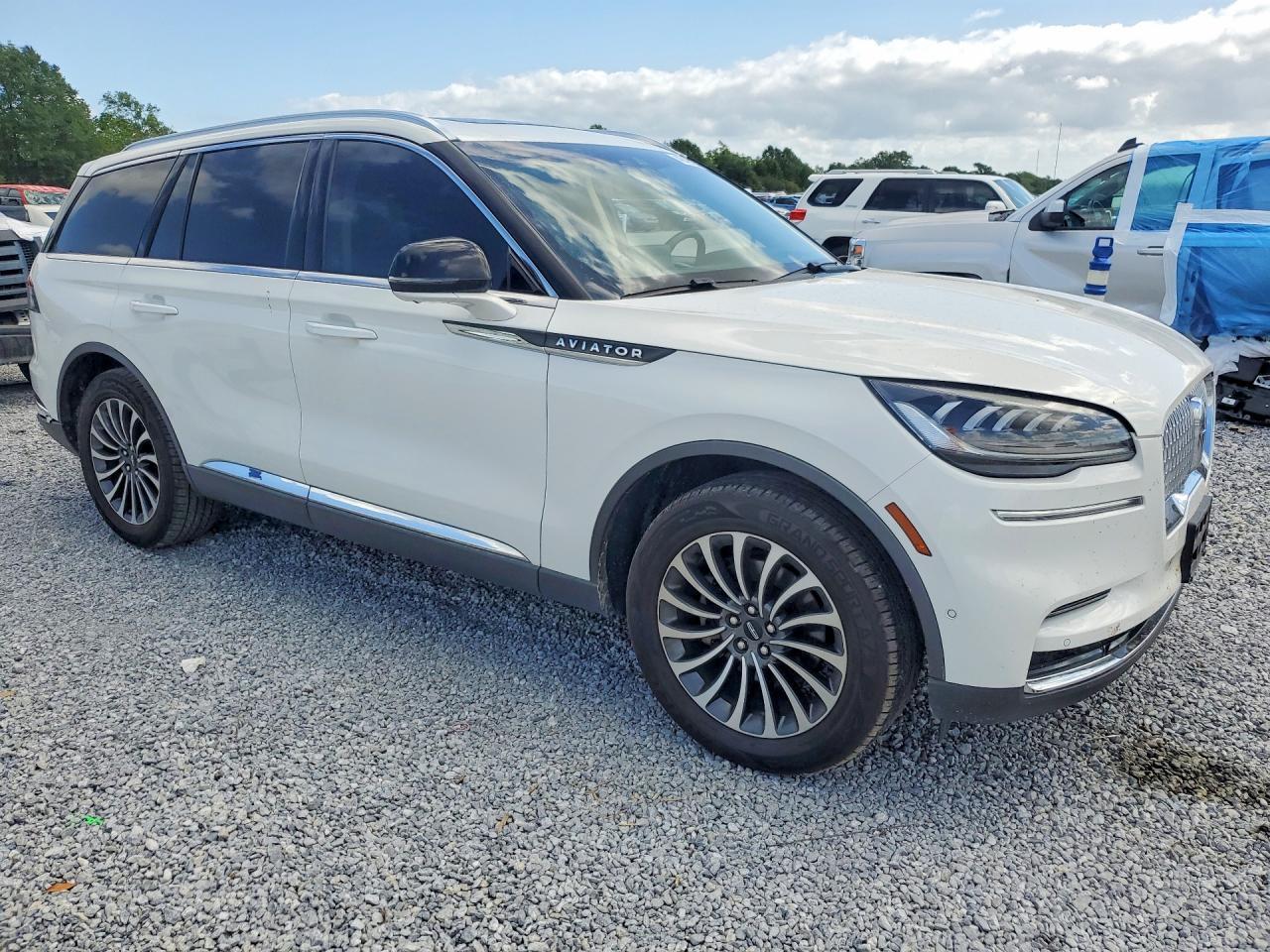 2022 Lincoln Aviator Reserve - zdjęcie 4