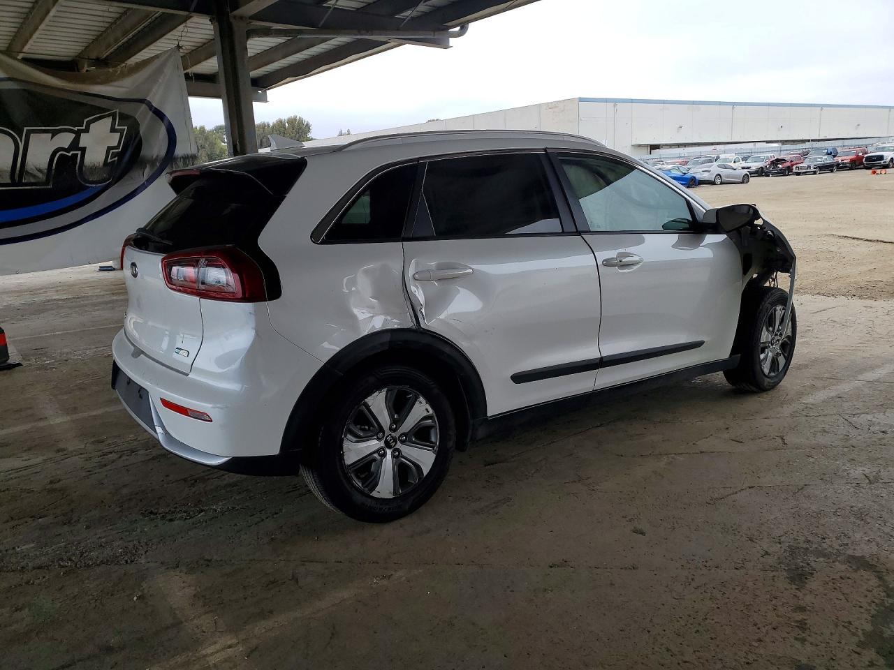 2017 Kia Niro Lx - zdjęcie 3