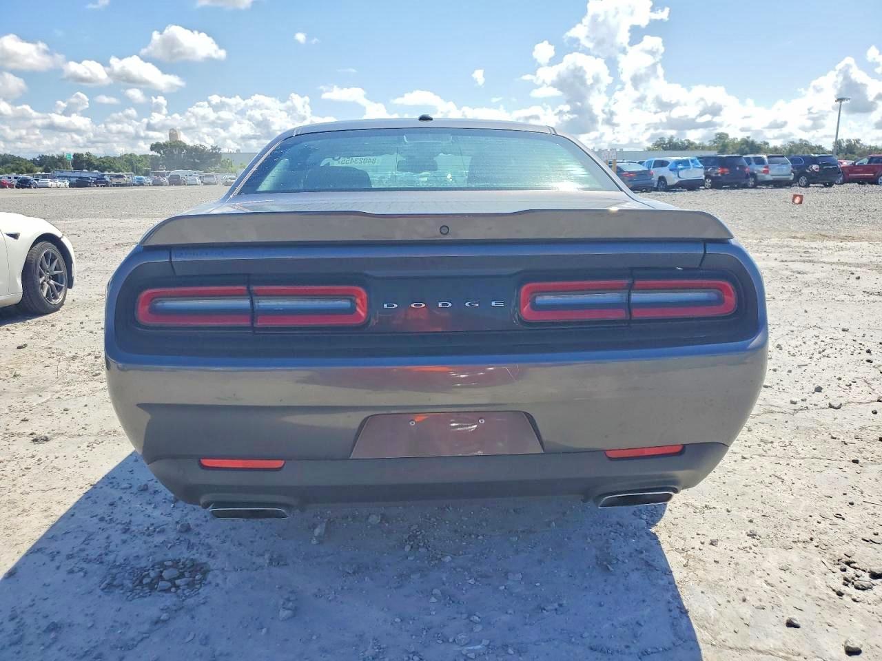 2021 Dodge Challenger R - zdjęcie 6