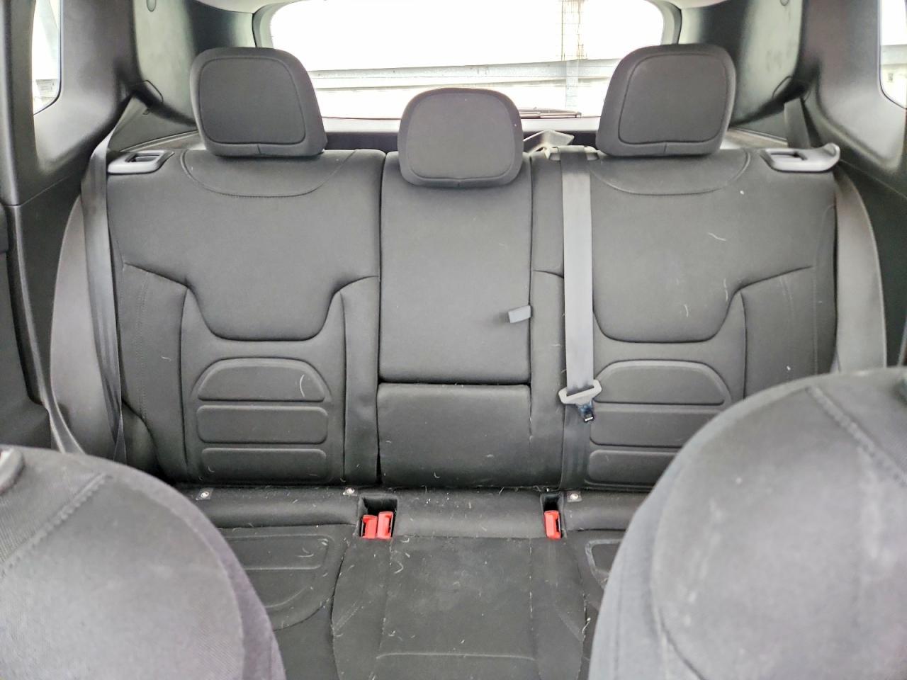 2018 Jeep Renegade Latitude - zdjęcie 10