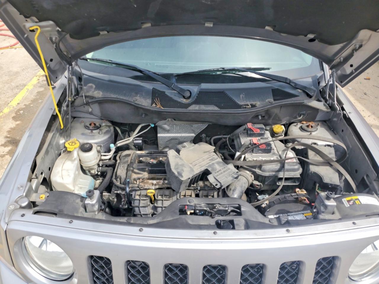 2016 Jeep Patriot Latitude - zdjęcie 12