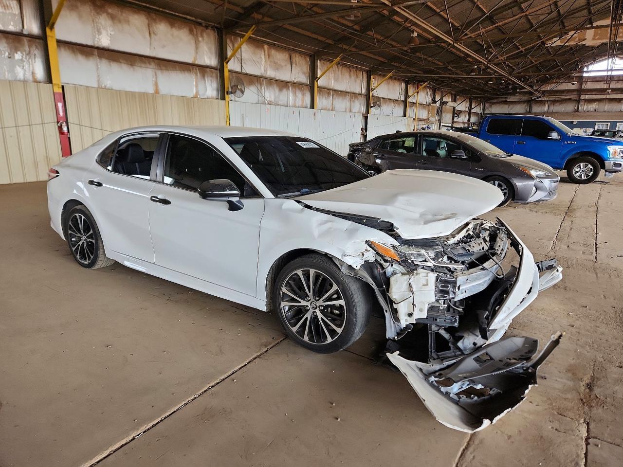2020 Toyota Camry Se - zdjęcie 4