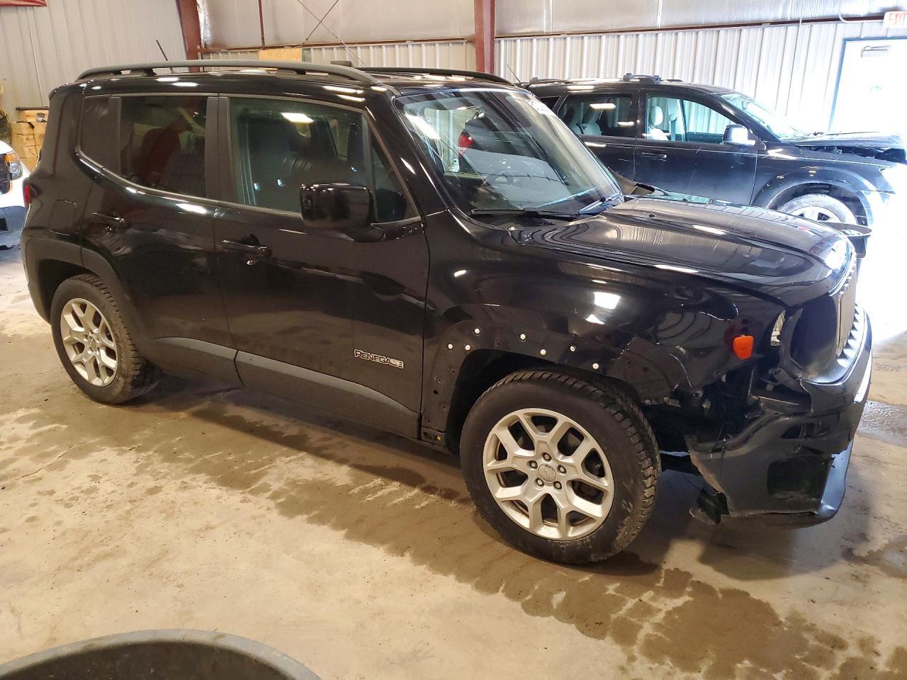 2016 Jeep Renegade Latitude - zdjęcie 4