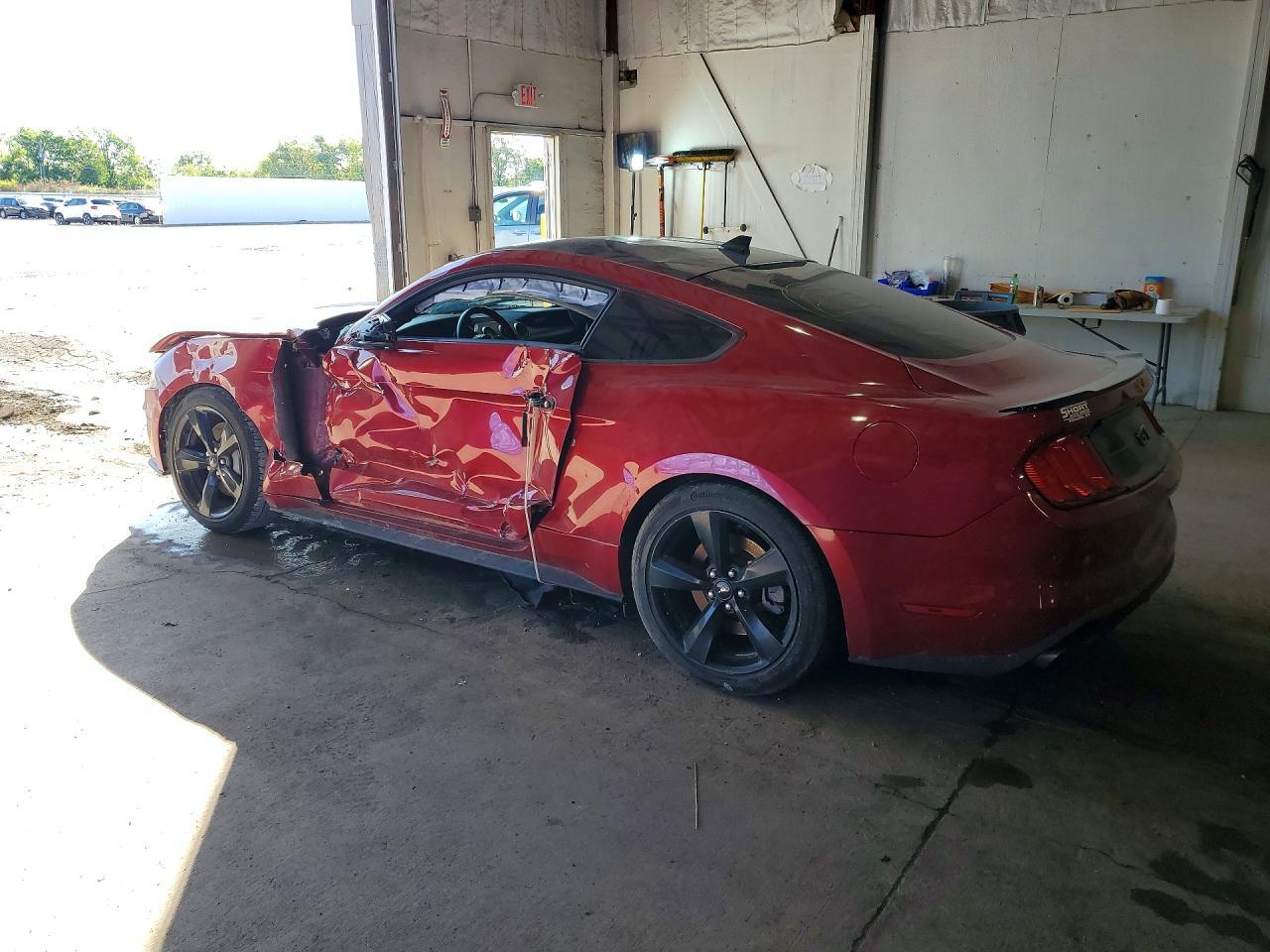 2021 Ford Mustang Gt - zdjęcie 2