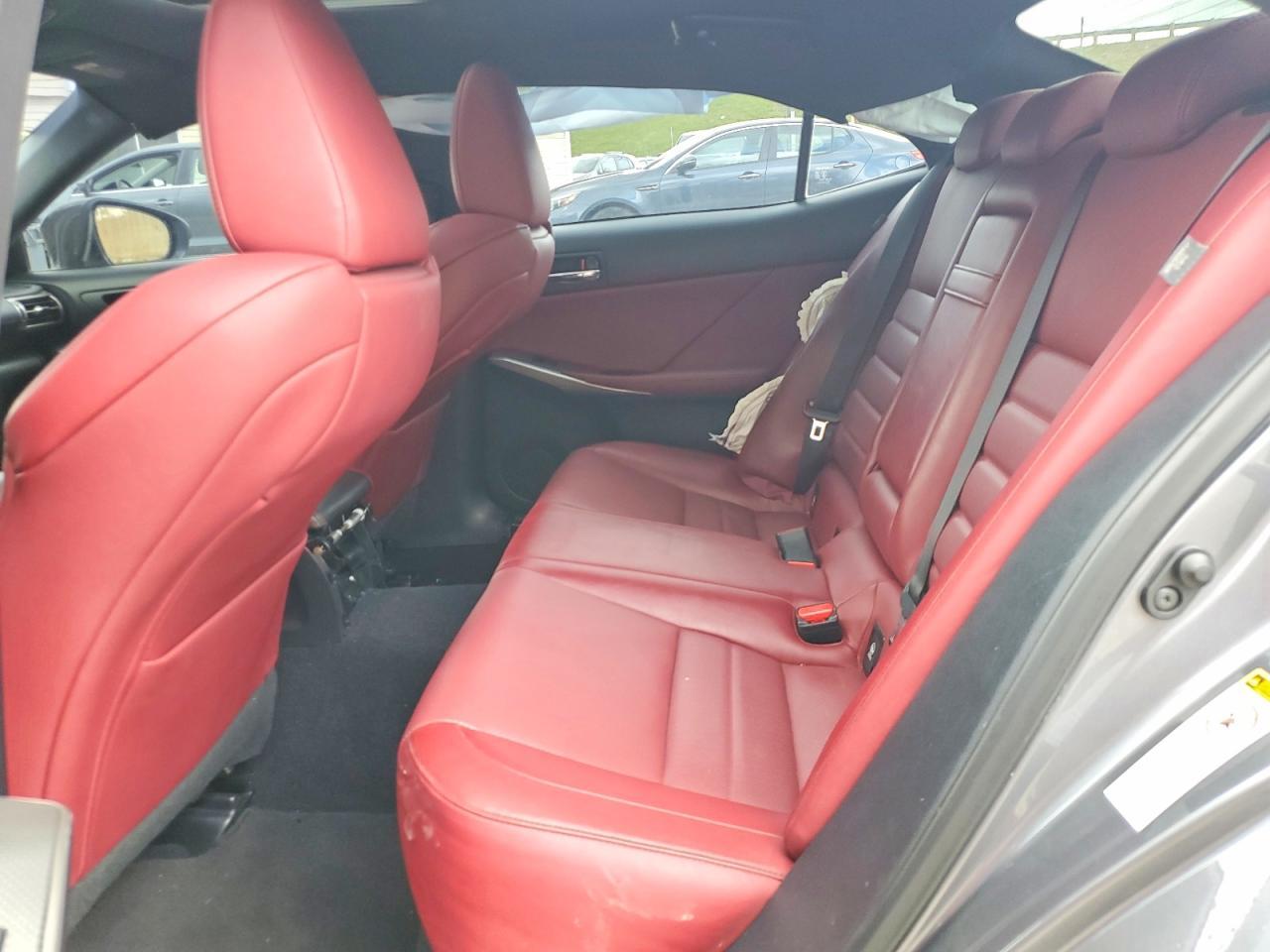 2016 Lexus Is 300 - zdjęcie 10