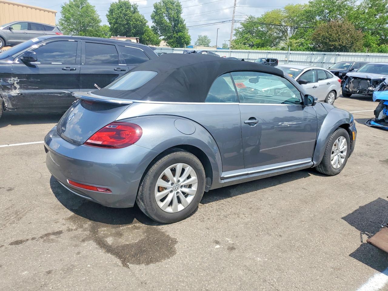 2018 Volkswagen Beetle S - zdjęcie 3