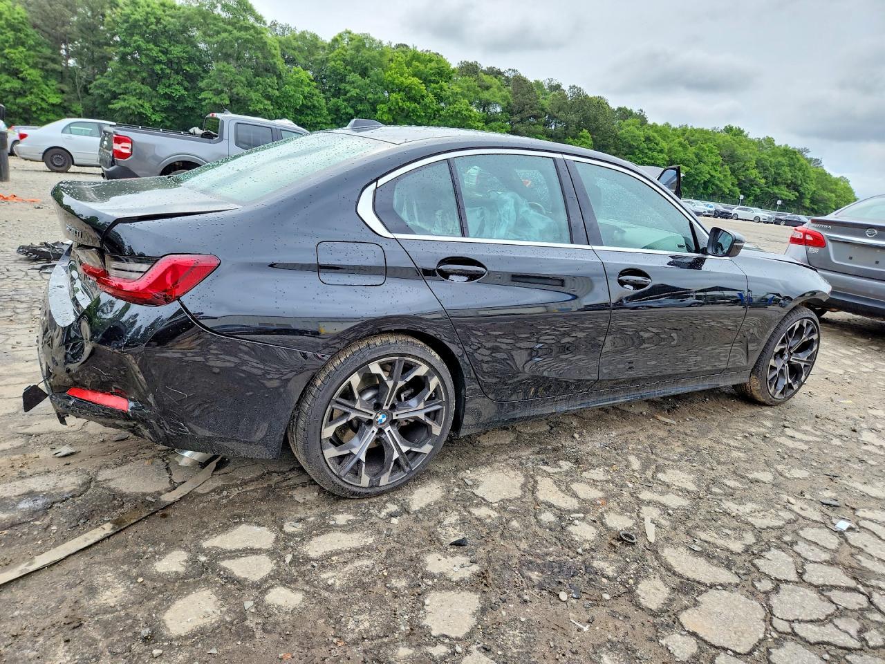 2025 BMW 330I - zdjęcie 3