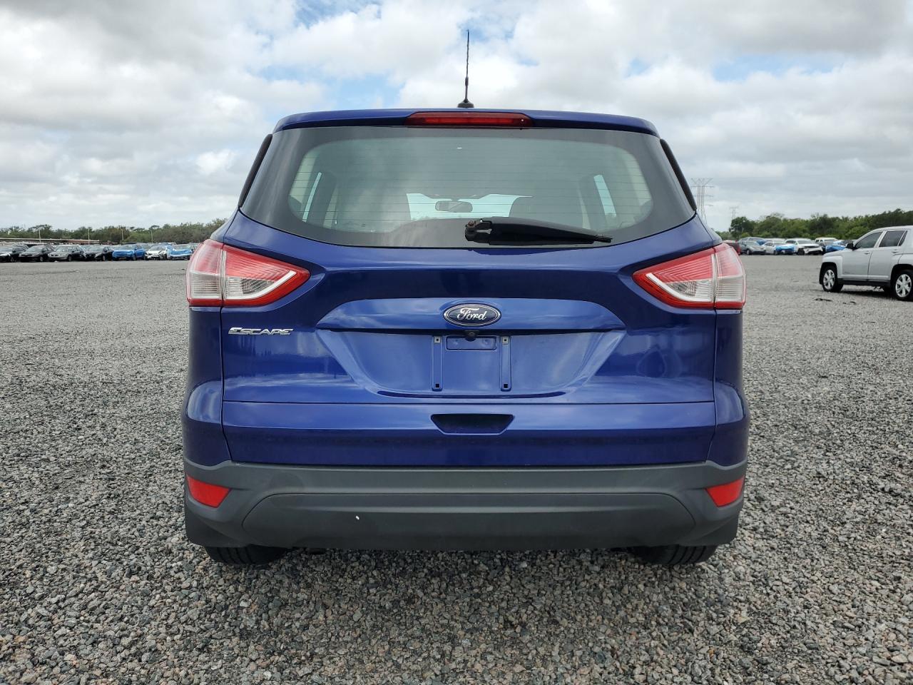 2016 Ford Escape S - zdjęcie 6