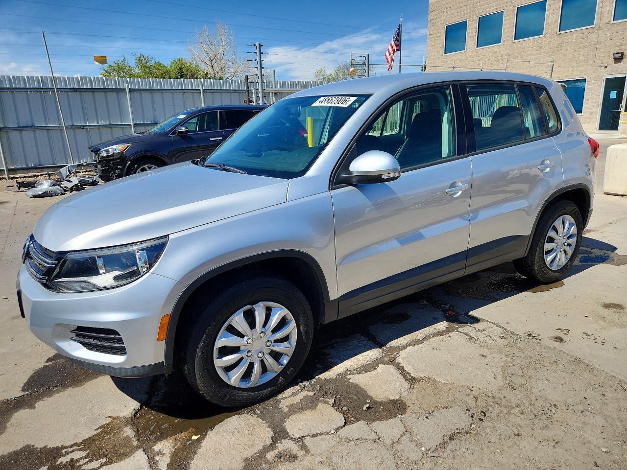 2014 Volkswagen Tiguan S - zdjęcie główne