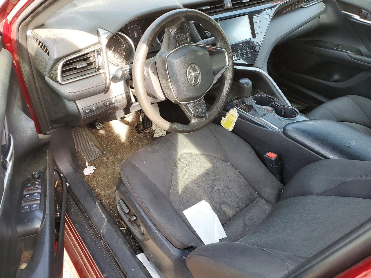 2020 Toyota Camry Le - zdjęcie 8