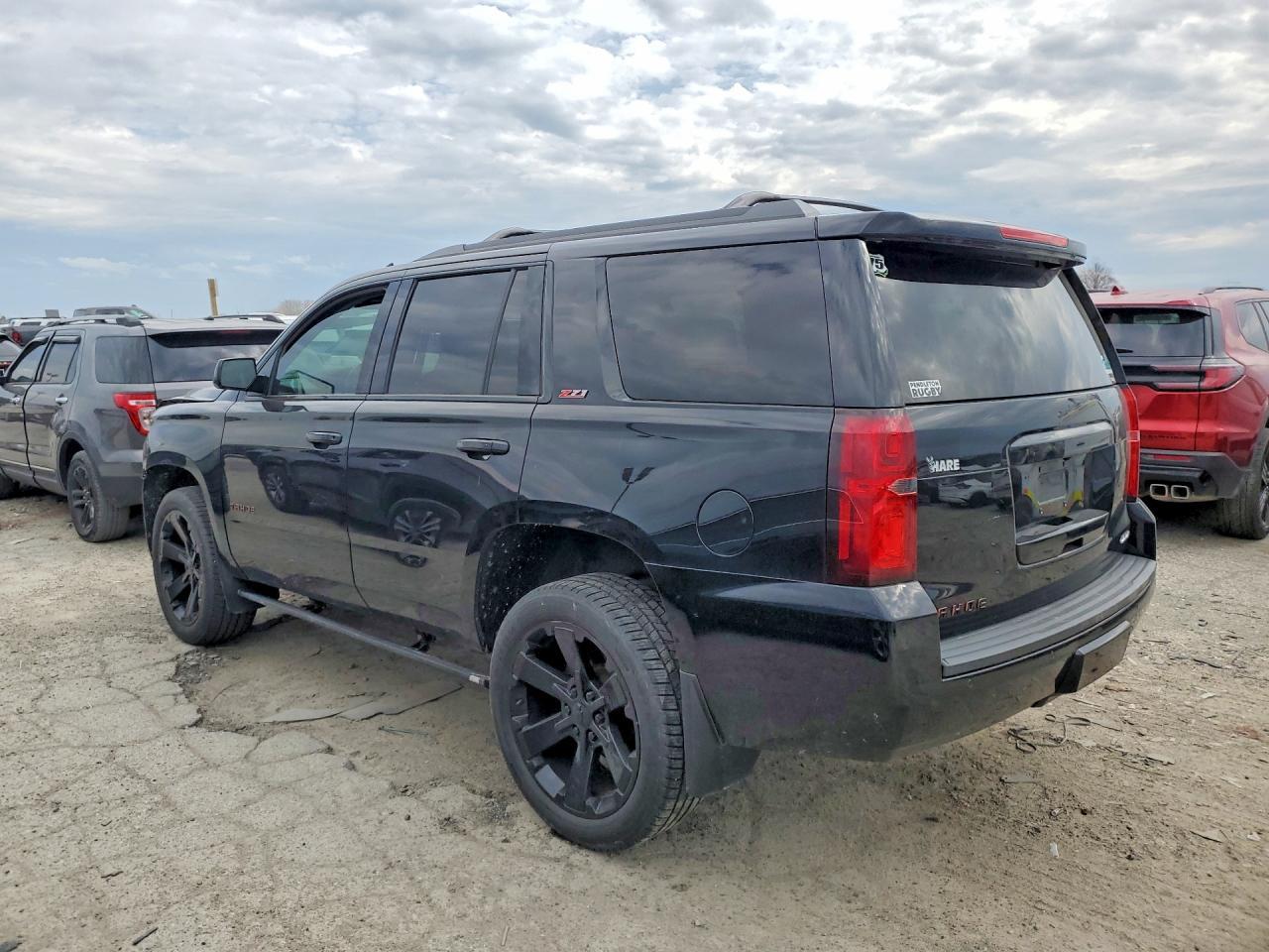 2018 Chevrolet Tahoe K1500 Lt - zdjęcie 2