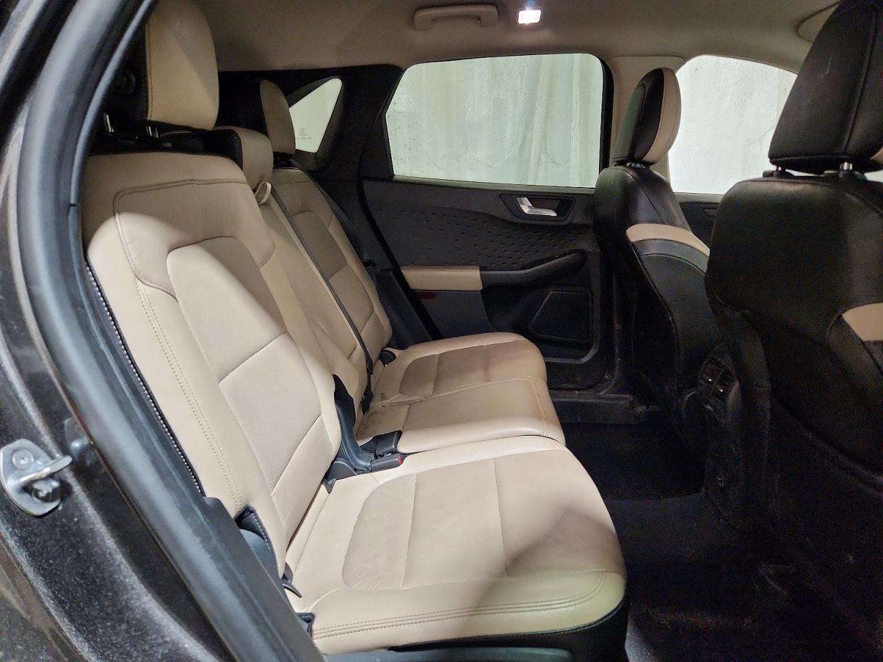 2020 Ford Escape Titanium - zdjęcie 11