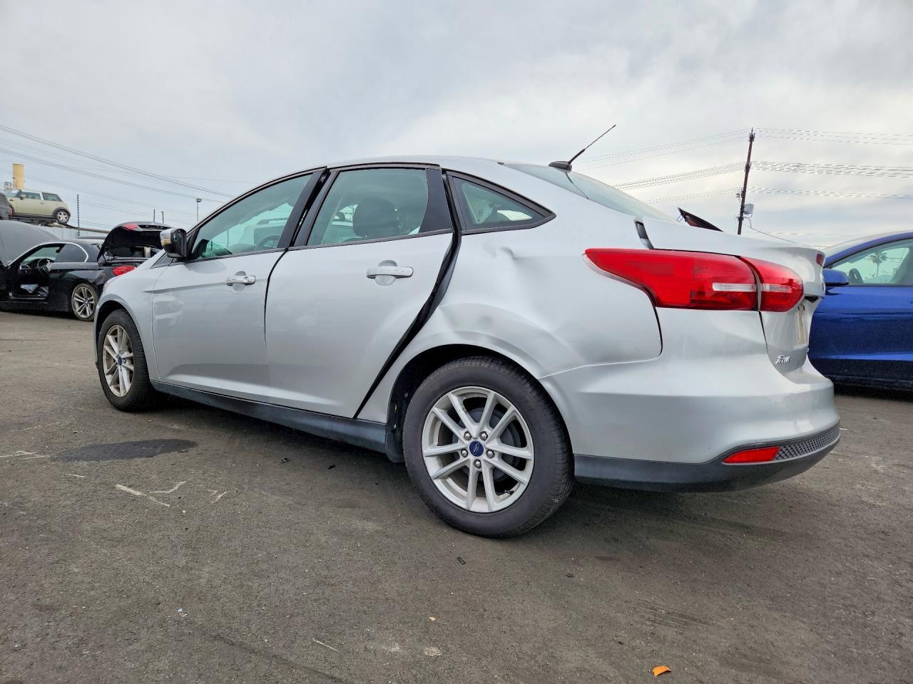 2017 Ford Focus Se - zdjęcie 2