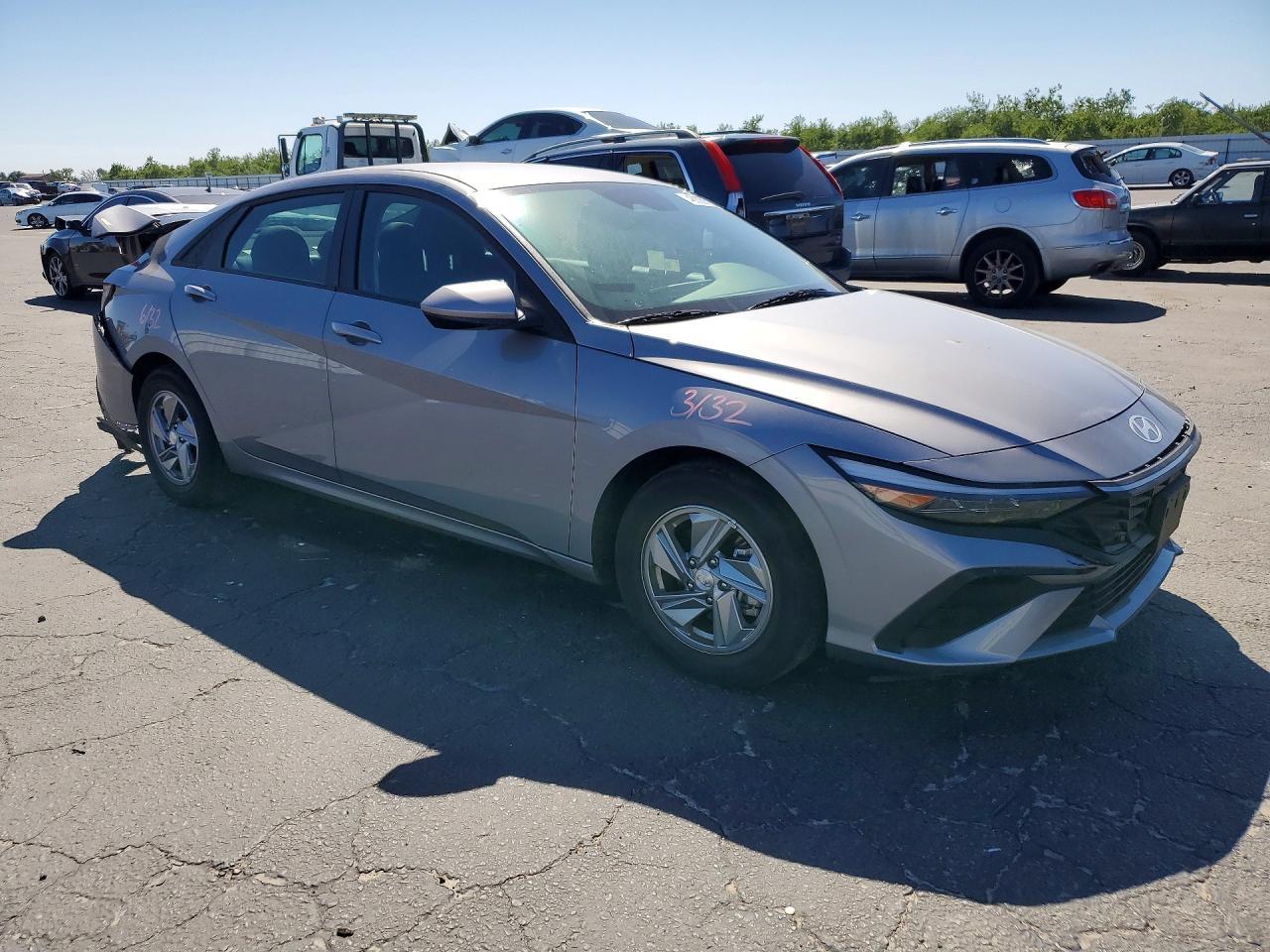 2025 Hyundai Elantra Se - zdjęcie 4