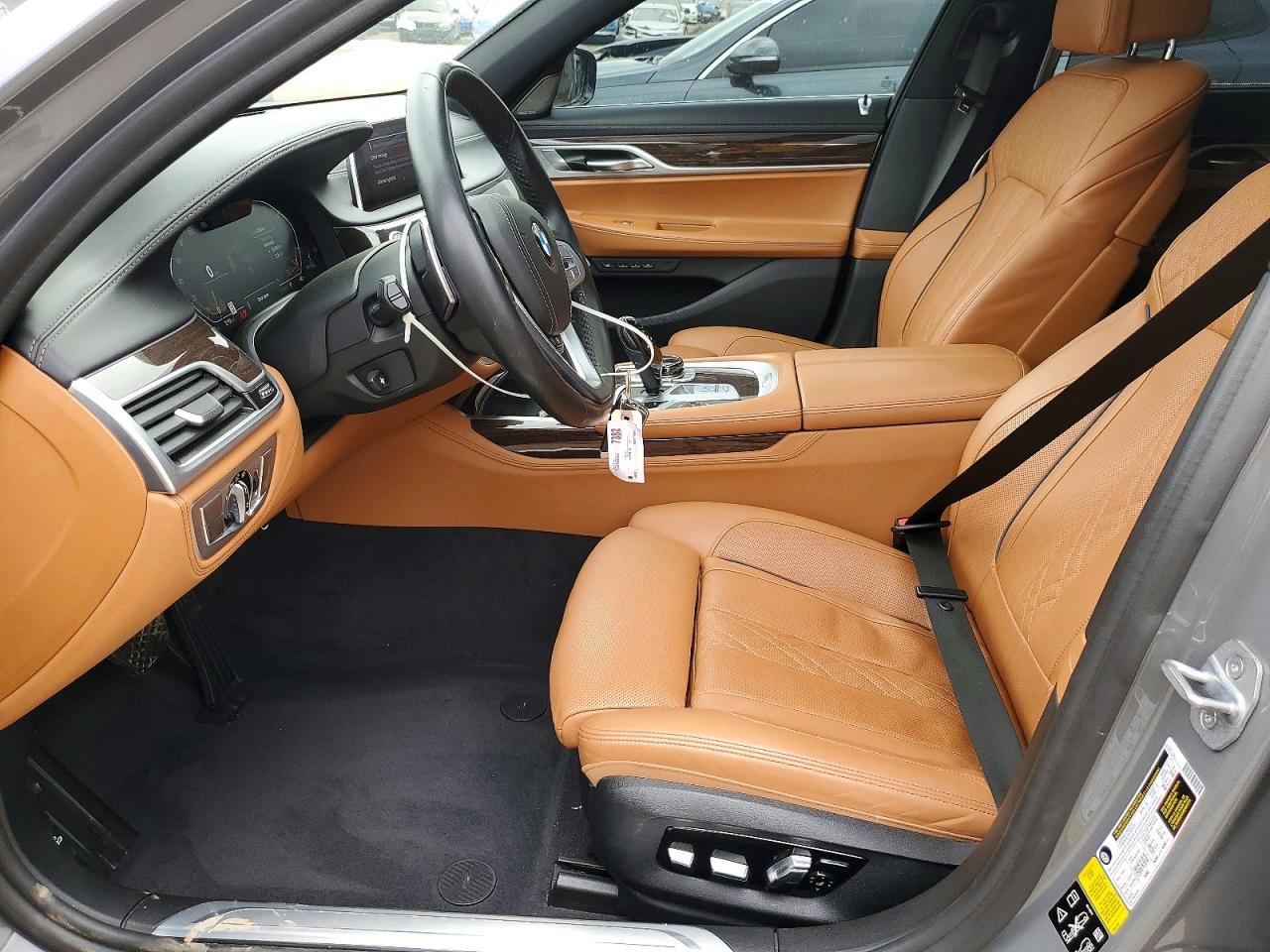 2020 BMW 750 Xi - zdjęcie 7