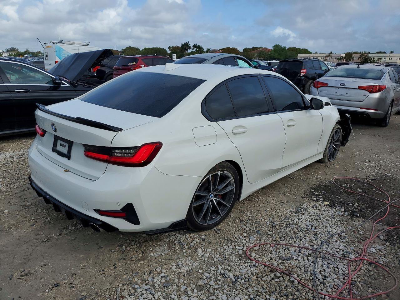 2020 BMW 330I - zdjęcie 3