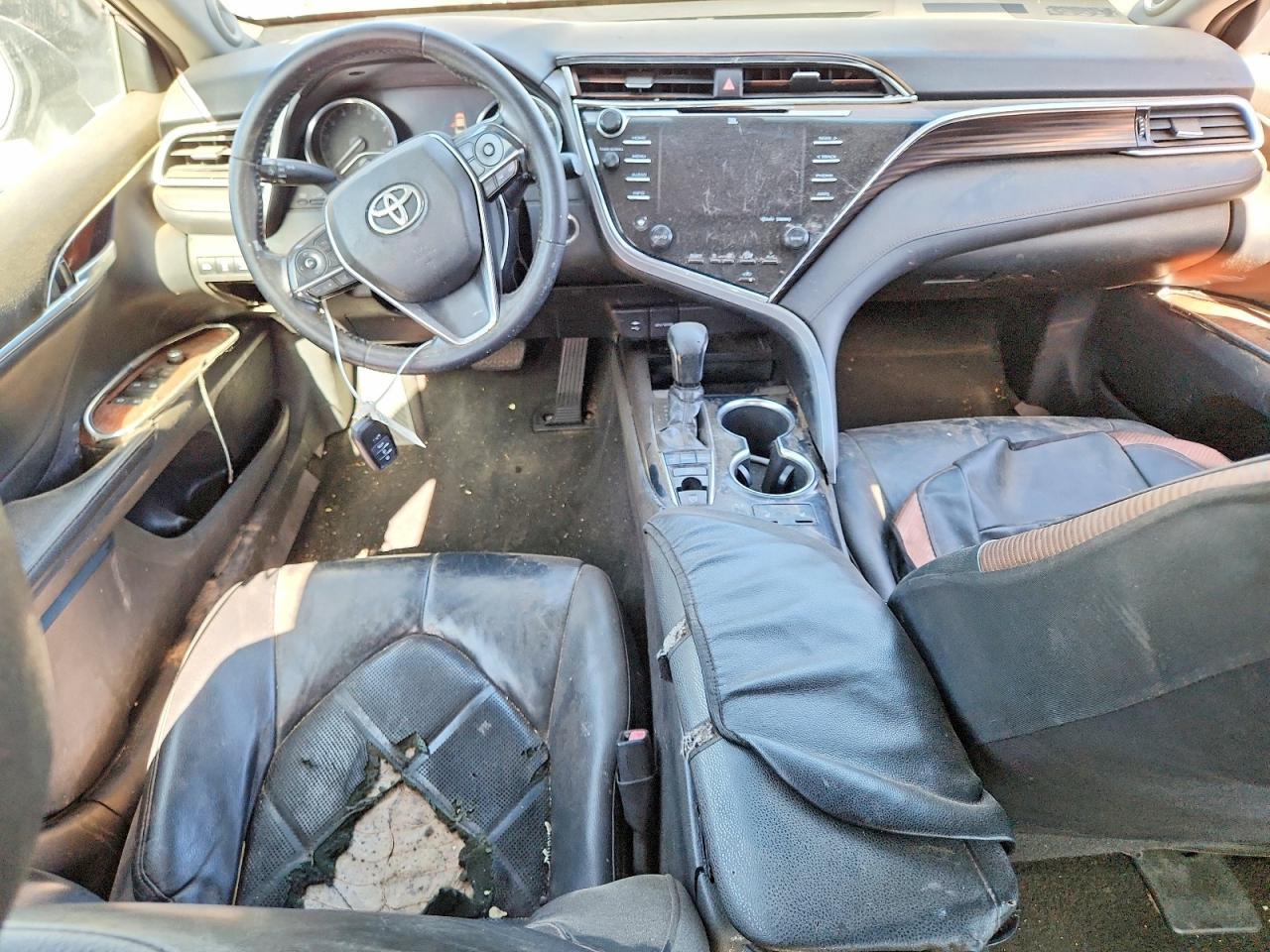 2018 Toyota Camry Xle - zdjęcie 8