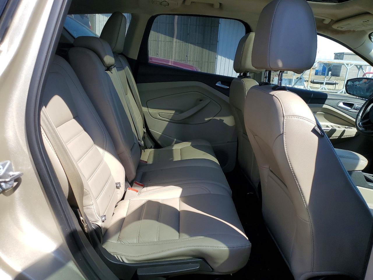 2017 Ford Escape Titanium - zdjęcie 11