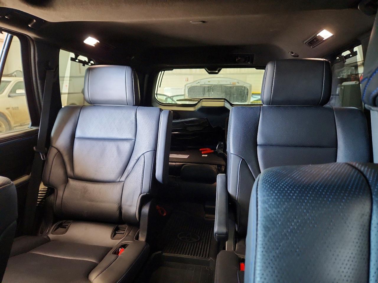 2024 Toyota Sequoia Sr5 - zdjęcie 10