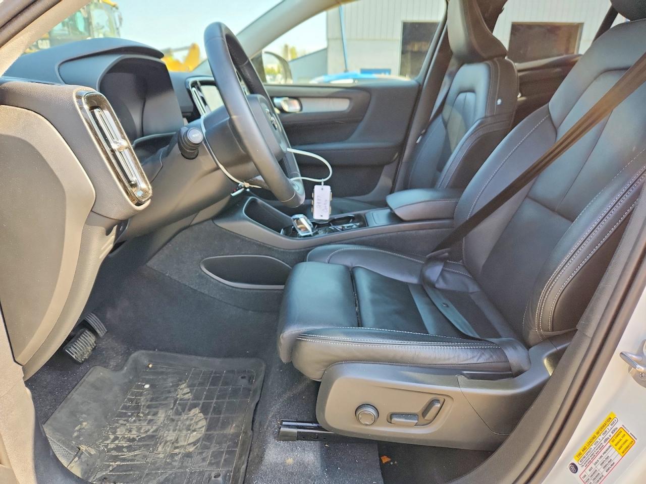 2024 Volvo Xc40 Plus - zdjęcie 7