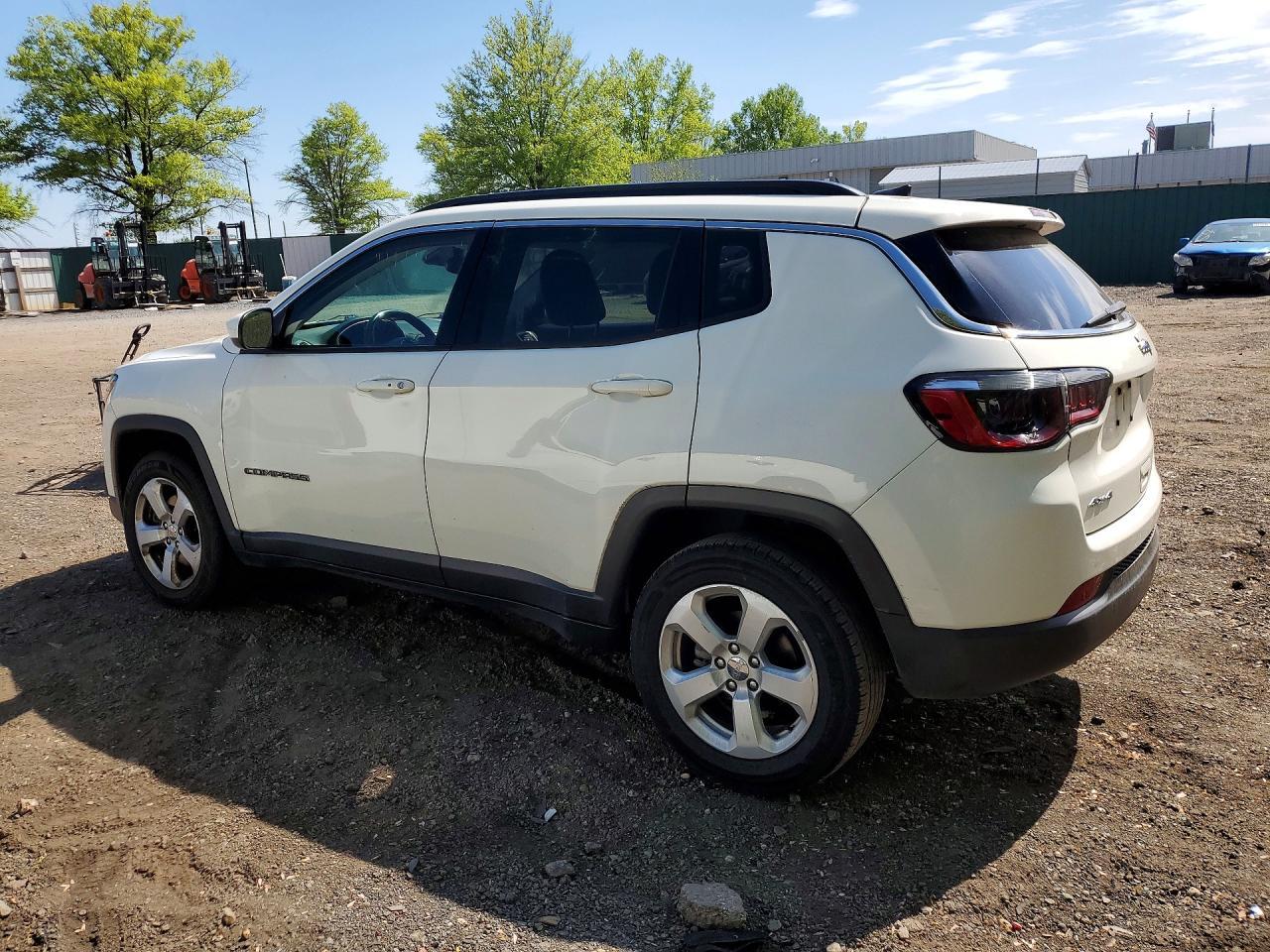 2021 Jeep Compass Latitude - zdjęcie 2